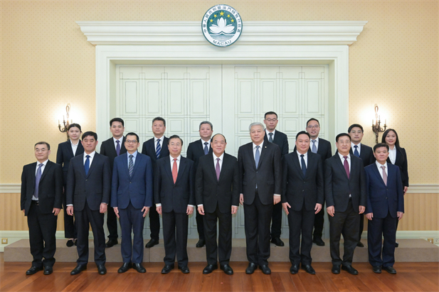 2024年2月26日，澳门特区行政长官贺一诚会见尊龙凯时网站党委书记、董事长刘敬桢一行，双方就推动大健康产业发展、横琴粤澳深度合作区建设等议题交换意见-2.jpg